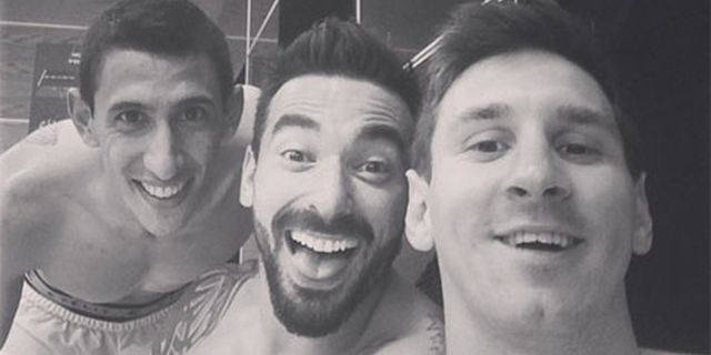 Rayakan Sukses Argentina, Messi Sempatkan Foto Bersama Rayakan Sukses Argentina, Messi Sempatkan Foto Bersama