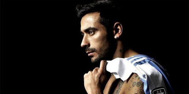 Berbugil Ria, Zabaleta 'Rusak' Foto Lavezzi