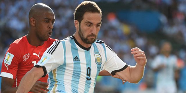 Asisten Tango Bantah Higuain Ingin ke Barca