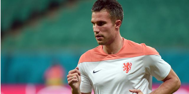Cedera, Van Persie Tinggalkan Latihan 