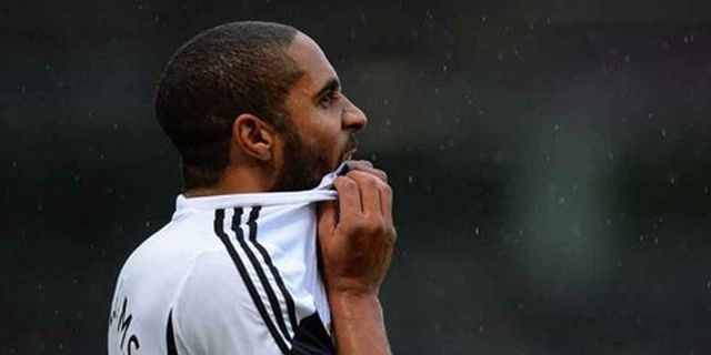 Ashley Williams Bertahan di Swansea Hingga 2018