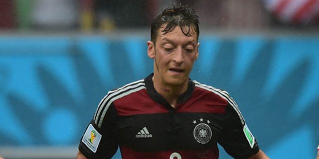 'Lawan Brasil, Joachim Loew Harus Cadangkan Ozil'