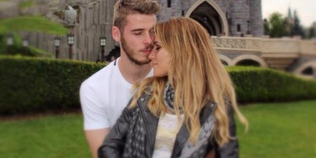 Kunjungi Disneyland, De Gea dan Sang Kekasih Berfoto Romantis Kunjungi Disneyland, De Gea dan Sang Kekasih Berfoto Romantis