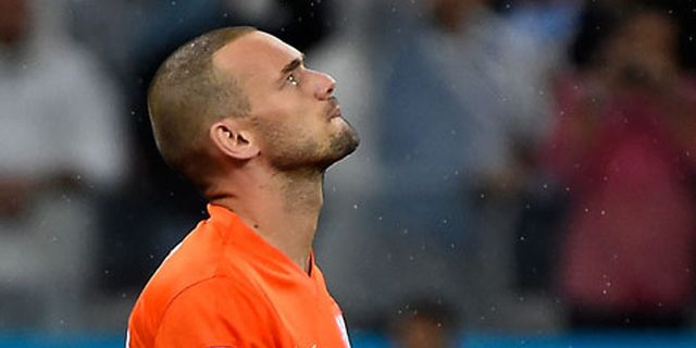 Gagal Taklukkan Romero, Sneijder Kehilangan Kata-kata