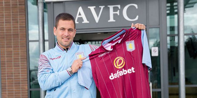 Gabung Villa, Cole Masih Lapar Akan Kesuksesan Gabung Villa, Cole Masih Lapar Akan Kesuksesan