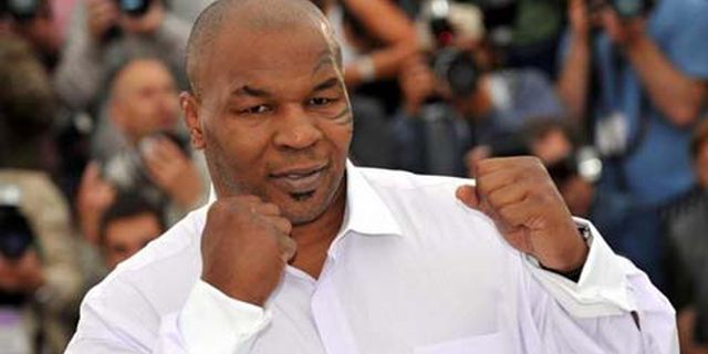 Mike Tyson Komentari Gigitan Suarez