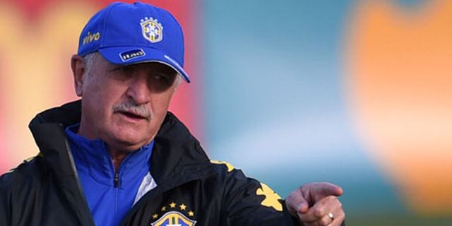 Zico: Scolari Harus Dipecat