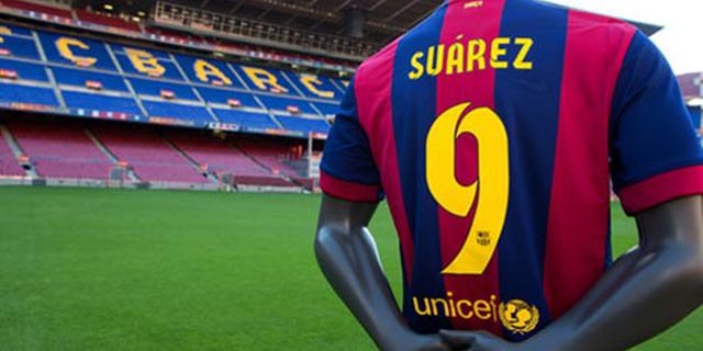 Suarez Resmi Pakai Nomor 9 Barcelona