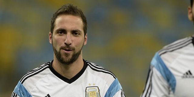 Presiden Napoli Yakin Higuain Bisa Jebol Gawang Jerman