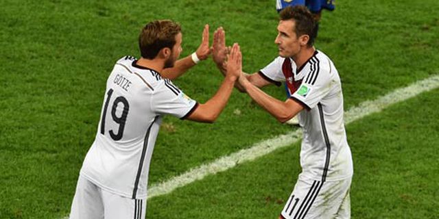 Klose Beri Bisikan Khusus Kepada Gotze