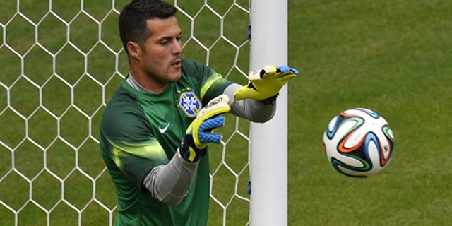 Julio Cesar Mulai Pikirkan Opsi Pensiun