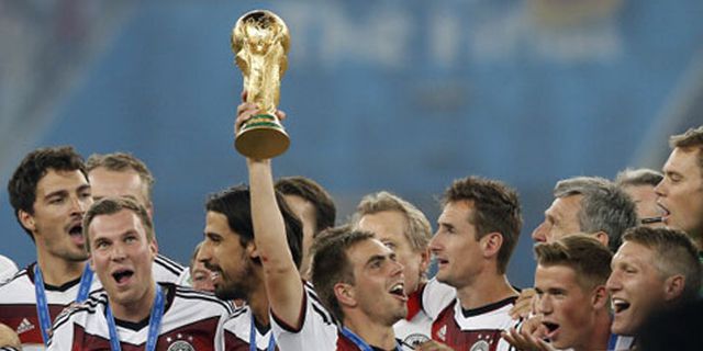 Tak Ikut Angkat Trofi Piala Dunia, Pedih Bagi Mario Gomez Tak Ikut Angkat Trofi Piala Dunia, Pedih Bagi Mario Gomez