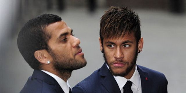 Alves: Neymar Belum Bisa Berjalan Normal 