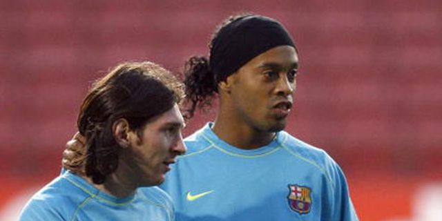 Ronaldinho Tak Sabar Kembali Beraksi Bersama Messi 