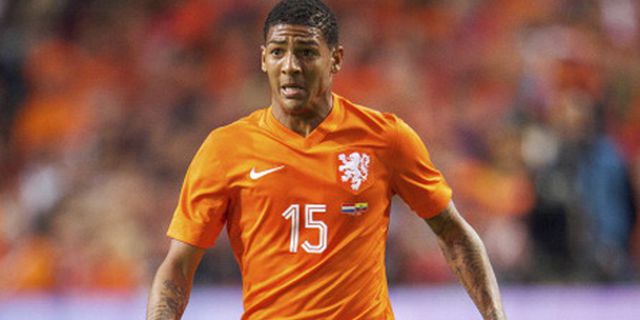 Frustrasi, Van Aanholt Enggan Kembali ke Chelsea Frustrasi, Van Aanholt Enggan Kembali ke Chelsea