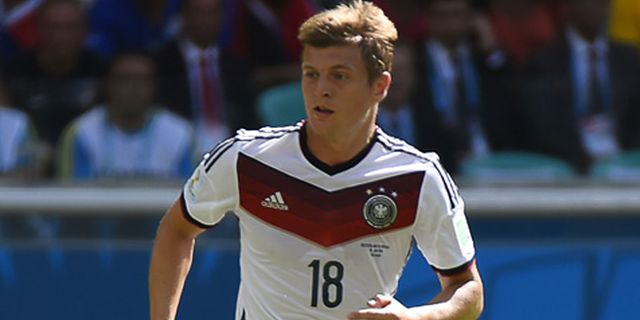 Detik-detik Transfer Madrid, Kroos Mendarat di Spanyol Detik-detik Transfer Madrid, Kroos Mendarat di Spanyol