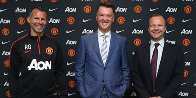 Galeri: Van Gaal Tiba di Manchester United