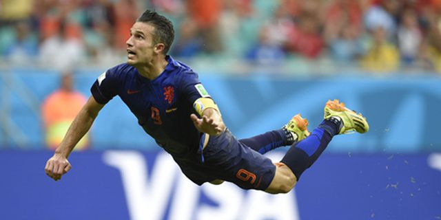Sundulan Ajaib Van Persie Abadi Dalam Mural di Brasil Sundulan Ajaib Van Persie Abadi Dalam Mural di Brasil