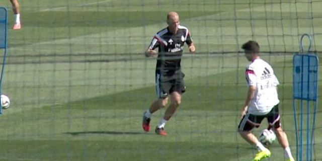 Video: Aksi Zidane Latih Real Madrid Castilla 