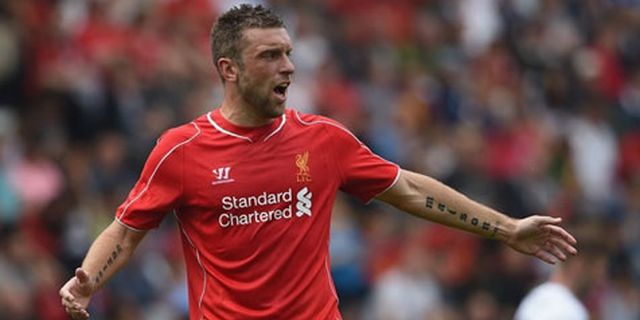 Lambert Bangga Kenakan Jersey Nomor 9 di Liverpool