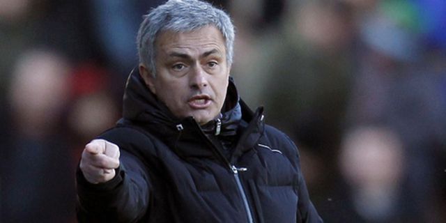 Mourinho Tak Takut Dengan Van Gaal