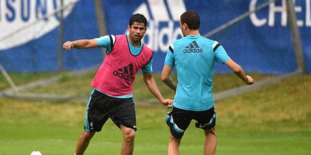 Gabung Latihan Perdana, Costa & Fabregas Lolos 'Ospek' 