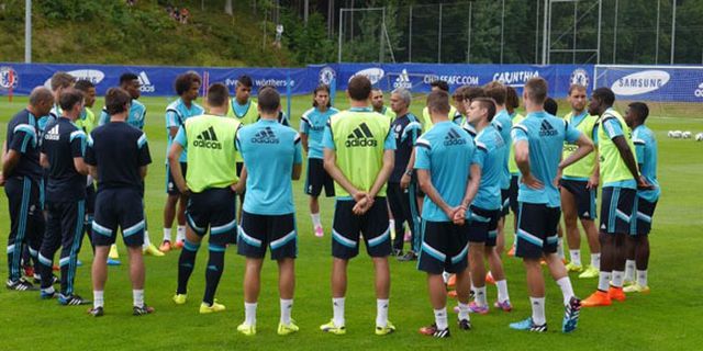 Galeri Foto Latihan Perdana Pramusim Chelsea di Austria