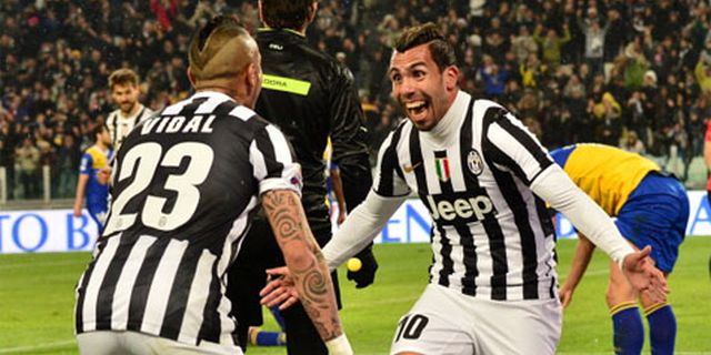 Tevez Ingin Vidal Tegas Tolak United 