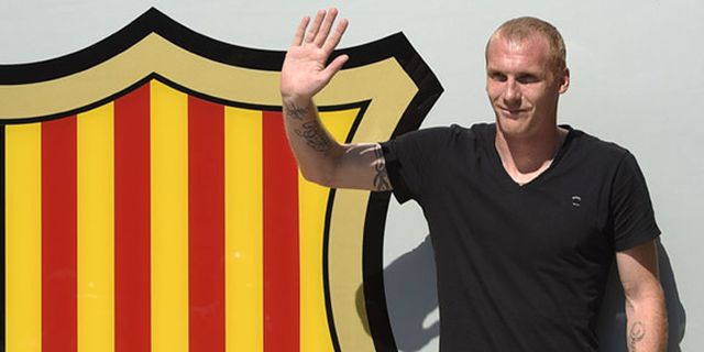 Galeri: Presentasi Jeremy Mathieu di Barcelona