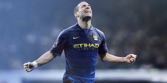 Detail Jersey Away Manchester City 2014-15 Detail Jersey Away Manchester City 2014-15