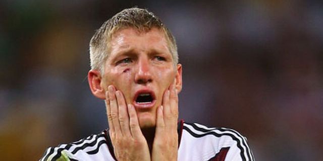 Hina Dortmund, Schweinsteiger Minta Maaf