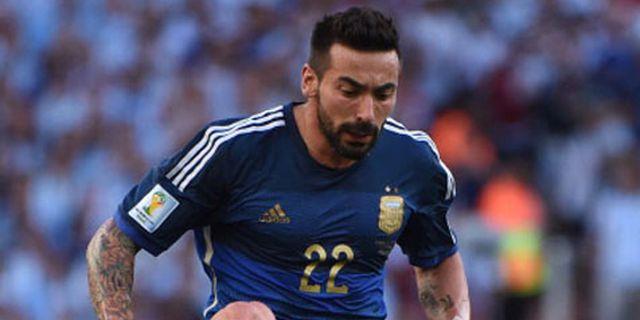 Demi Lavezzi, Liverpool Tabuh Genderang Perang dengan Chelsea 