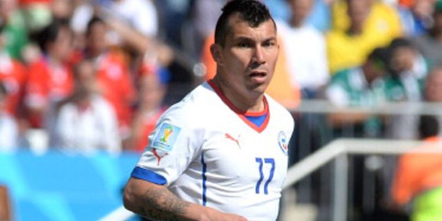 Demi Inter, Medel Tolak Rayuan Tiga Klub Demi Inter, Medel Tolak Rayuan Tiga Klub