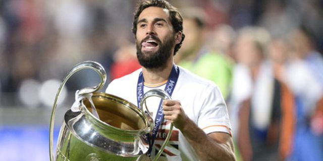 Arsenal, Liverpool dan Chelsea Berebut Arbeloa