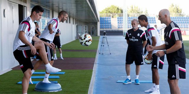 Galeri: Latihan Perdana James Rodriguez di Madrid 