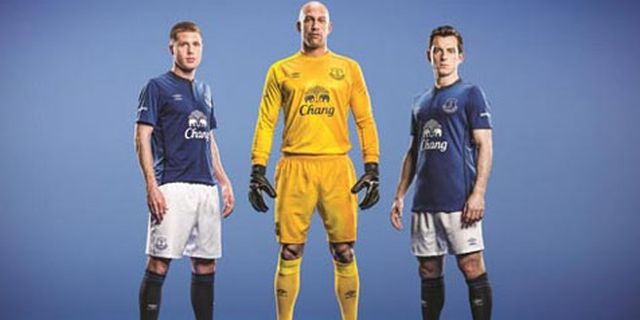 Nama Punggung ala Teka-Teki Silang di Jersey Everton Nama Punggung ala Teka-Teki Silang di Jersey Everton