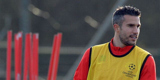 Robin Van Persie Kembali Berlatih