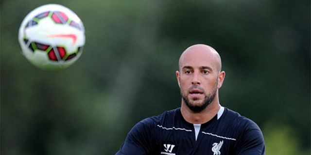 Carragher Puji Kehebatan Reina