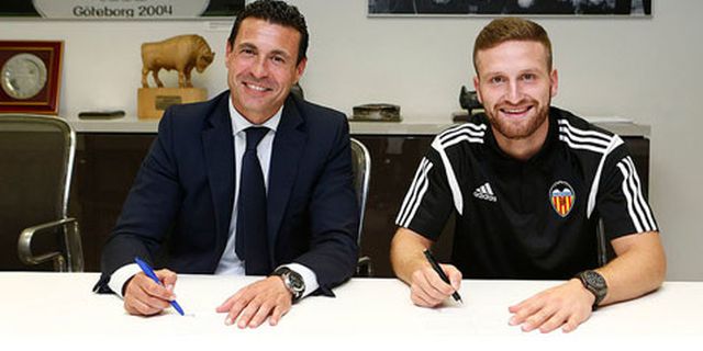 Shkodran Mustafi Resmi Gabung Valencia