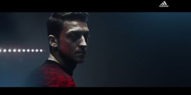 Ozil 'Kerasukan' Predator di Iklan Anyar Adidas