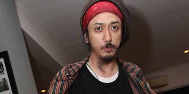 Untuk Arema, Ras Muhamad Persembahkan Auman Singa Untuk Arema, Ras Muhamad Persembahkan Auman Singa