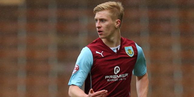Defender Burnley Sudah Tak Sabar Ladeni Chelsea