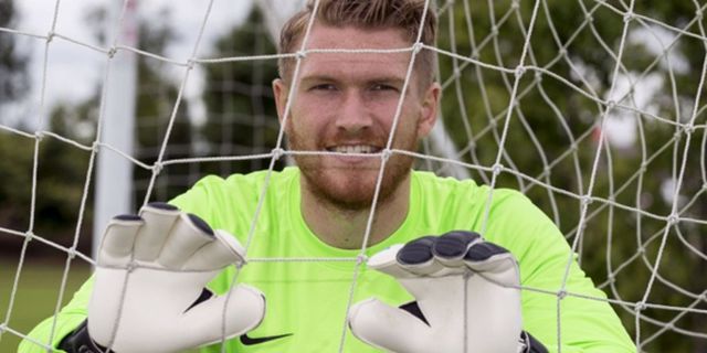 Video: Kiper Liga Skotlandia Cetak Gol Super Dari Kotak Penalti Sendiri Video: Kiper Liga Skotlandia Cetak Gol Super Dari Kotak Penalti Sendiri