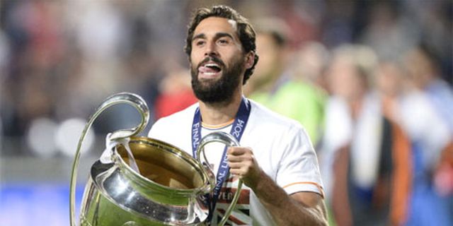 Madrid Siap 'Tendang' Arbeloa Keluar Bernabeu