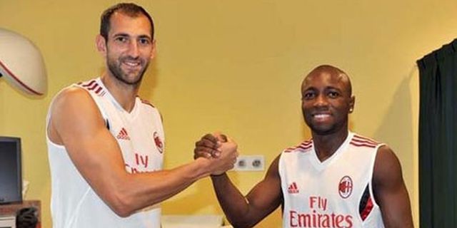 Diego Lopez dan Armero Jalani Tes Medis di Milan Diego Lopez dan Armero Jalani Tes Medis di Milan