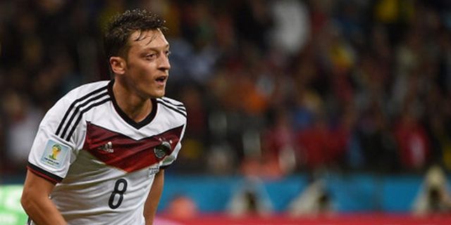Ozil Ingin Terus Perbaiki Diri