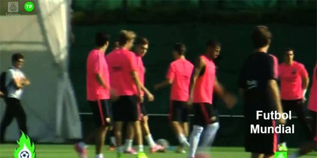 Video: Latihan Perdana, Suarez Dikerjai Pique 