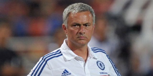 Mourinho: Wasit Punya Masalah dengan Saya 