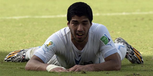 Forlan Anggap Hukuman Suarez Berlebihan