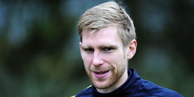 Hadapi Besiktas, Wenger Siapkan Mertesacker